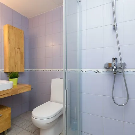 King Apartment *